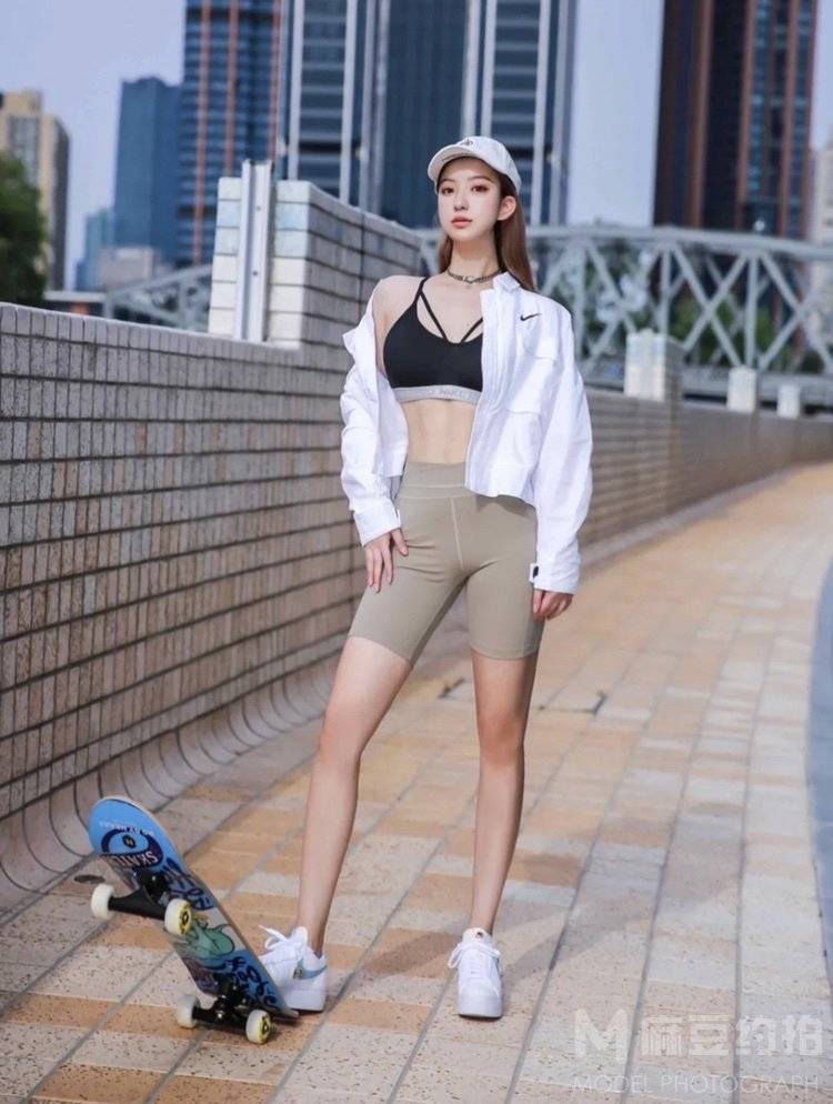 清新模特