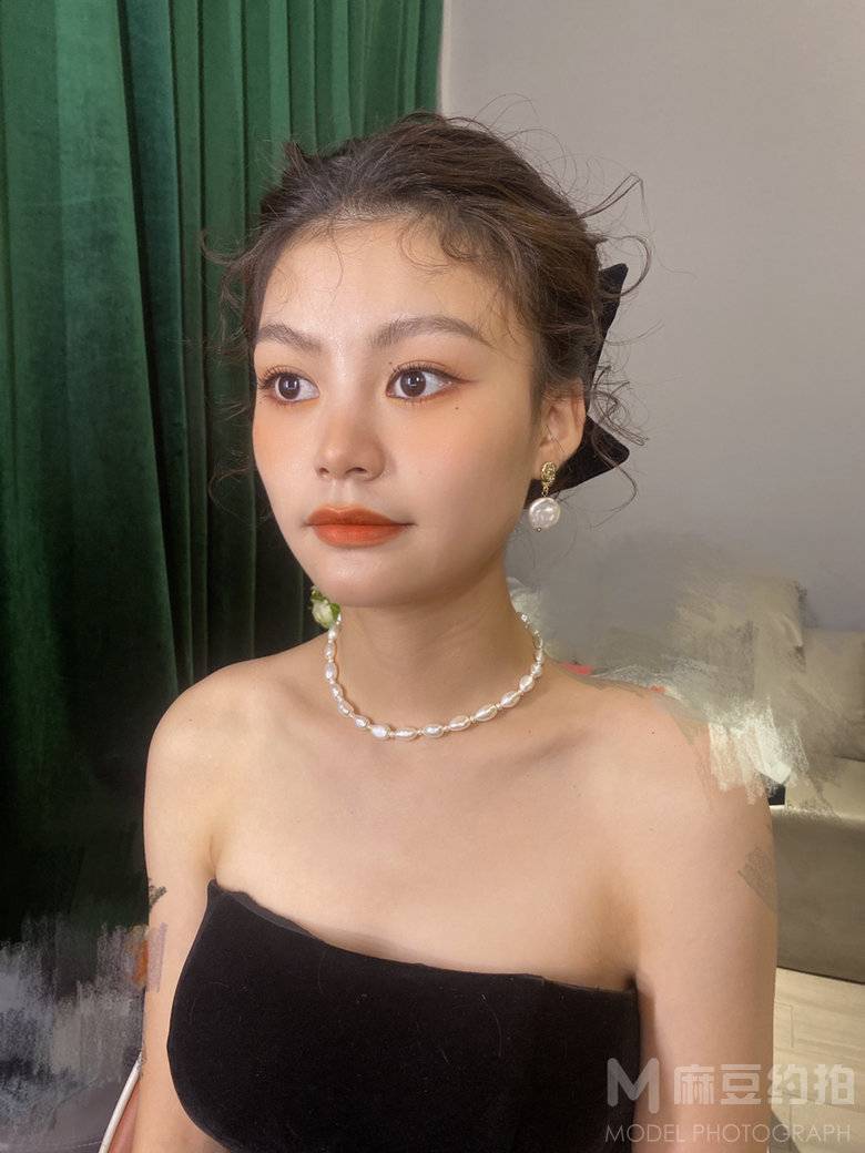 妆容模特
