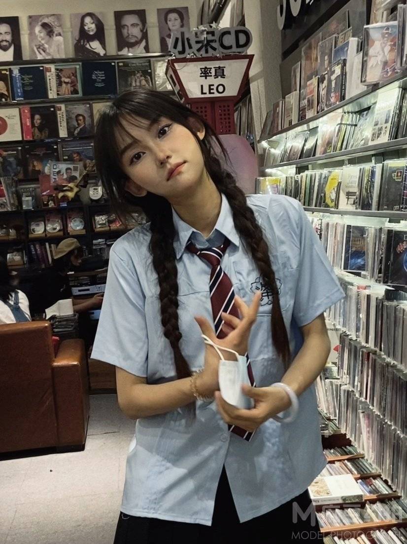 情绪模特