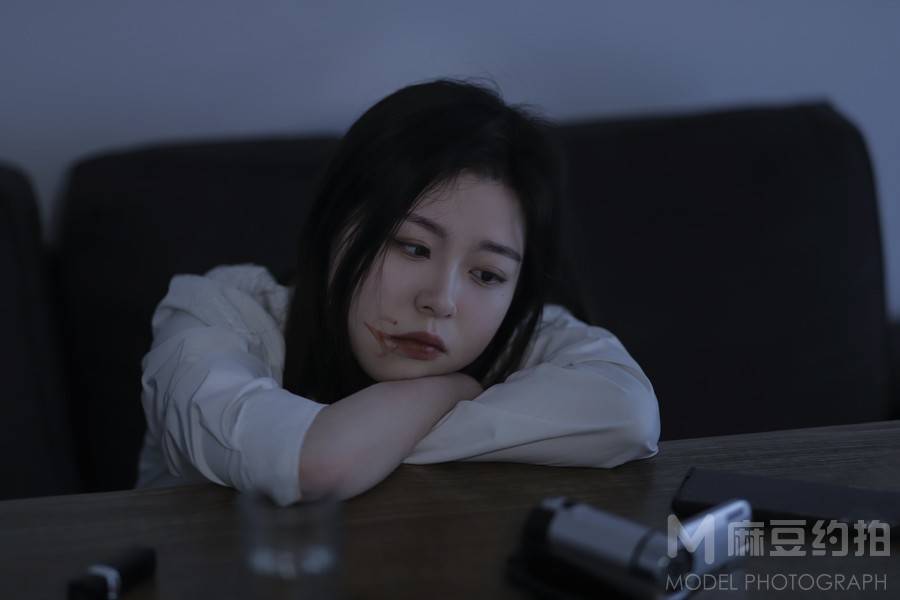 情绪模特