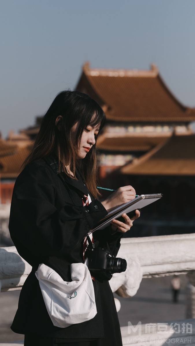 情绪模特