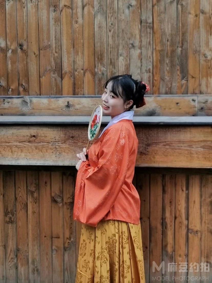 汉服模特