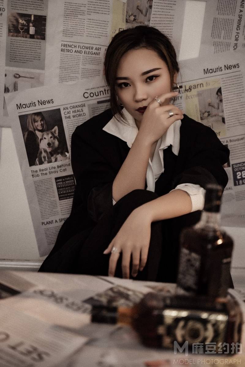 情绪模特