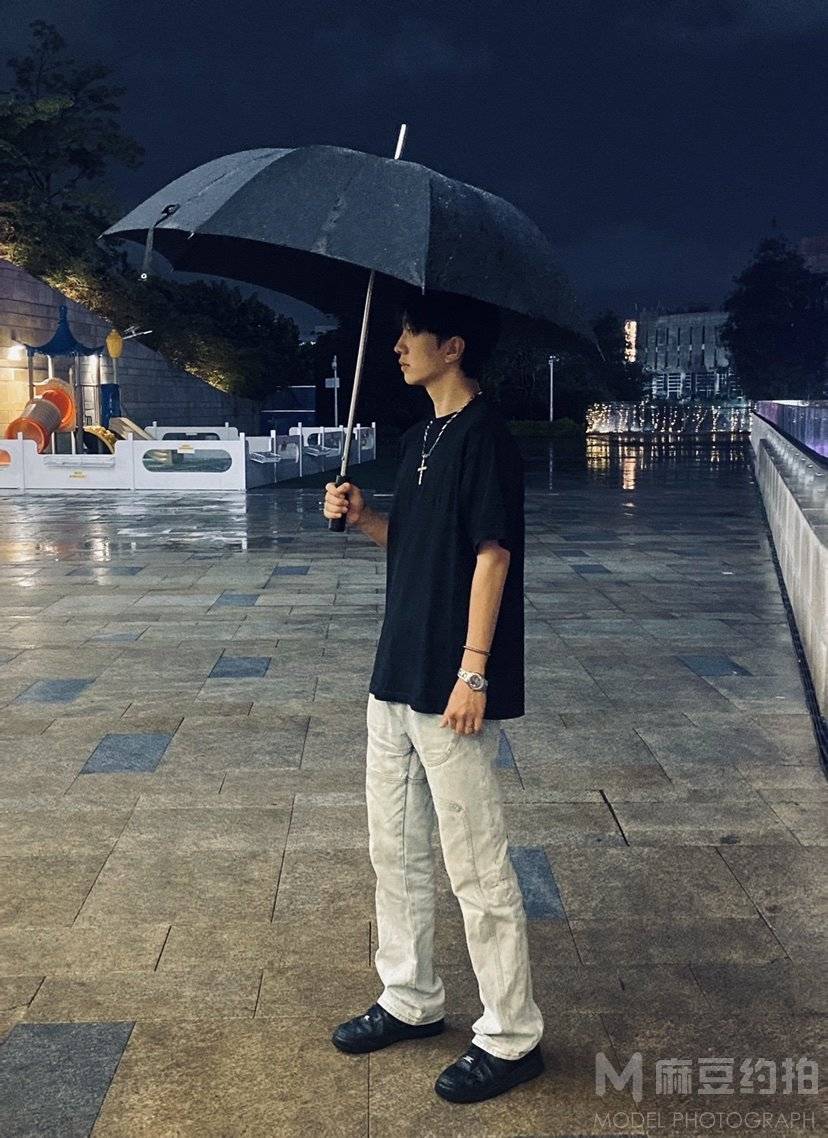 黑白模特