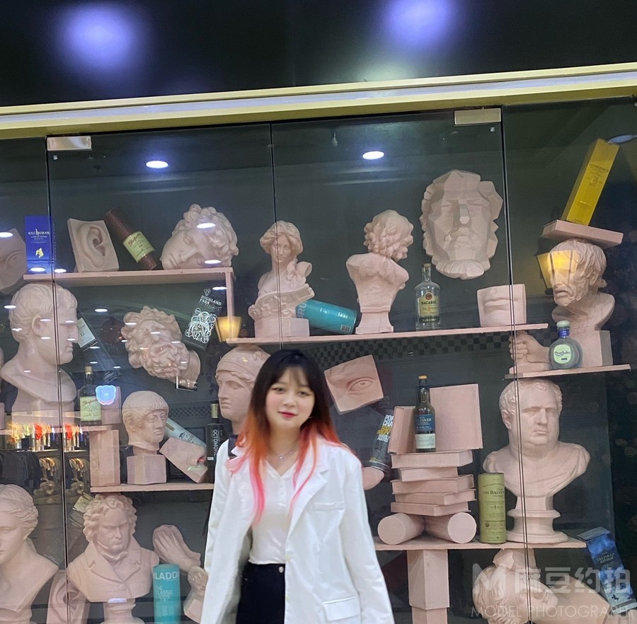 妆容模特