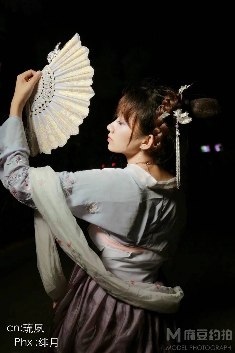 汉服模特
