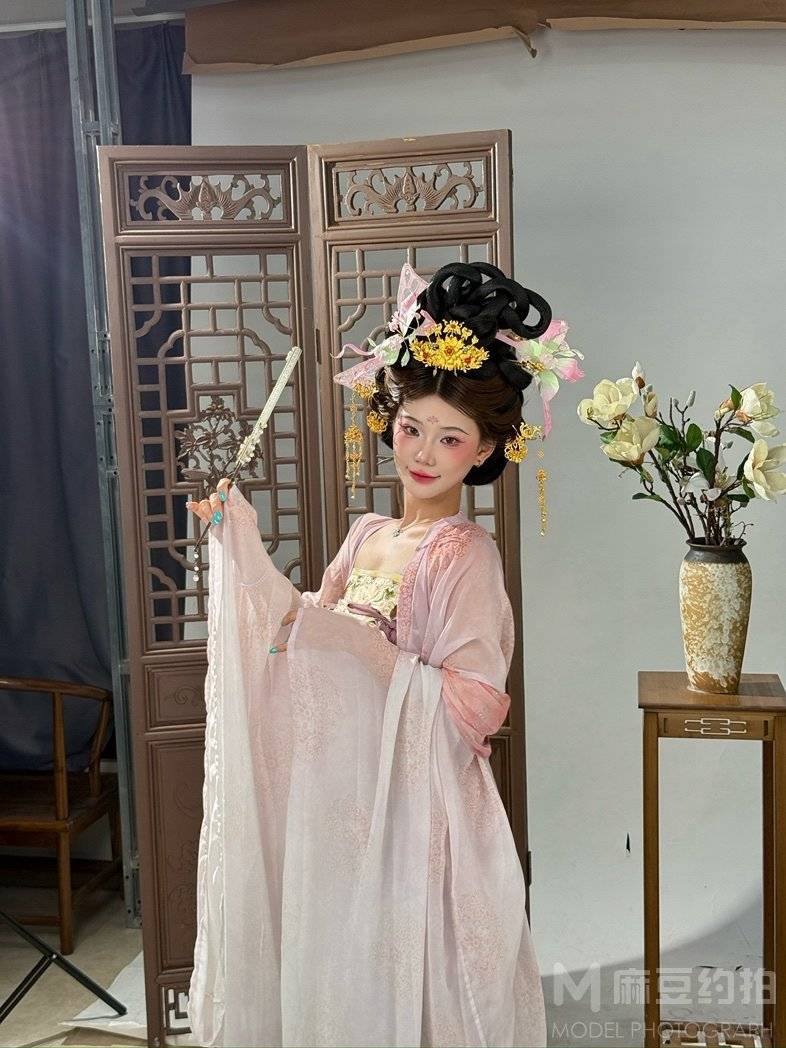 妆容模特