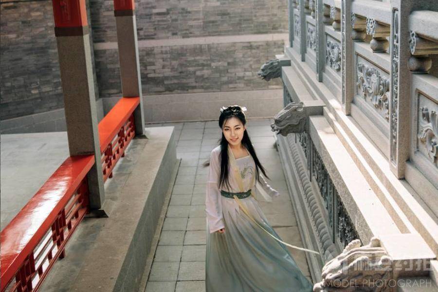 汉服模特