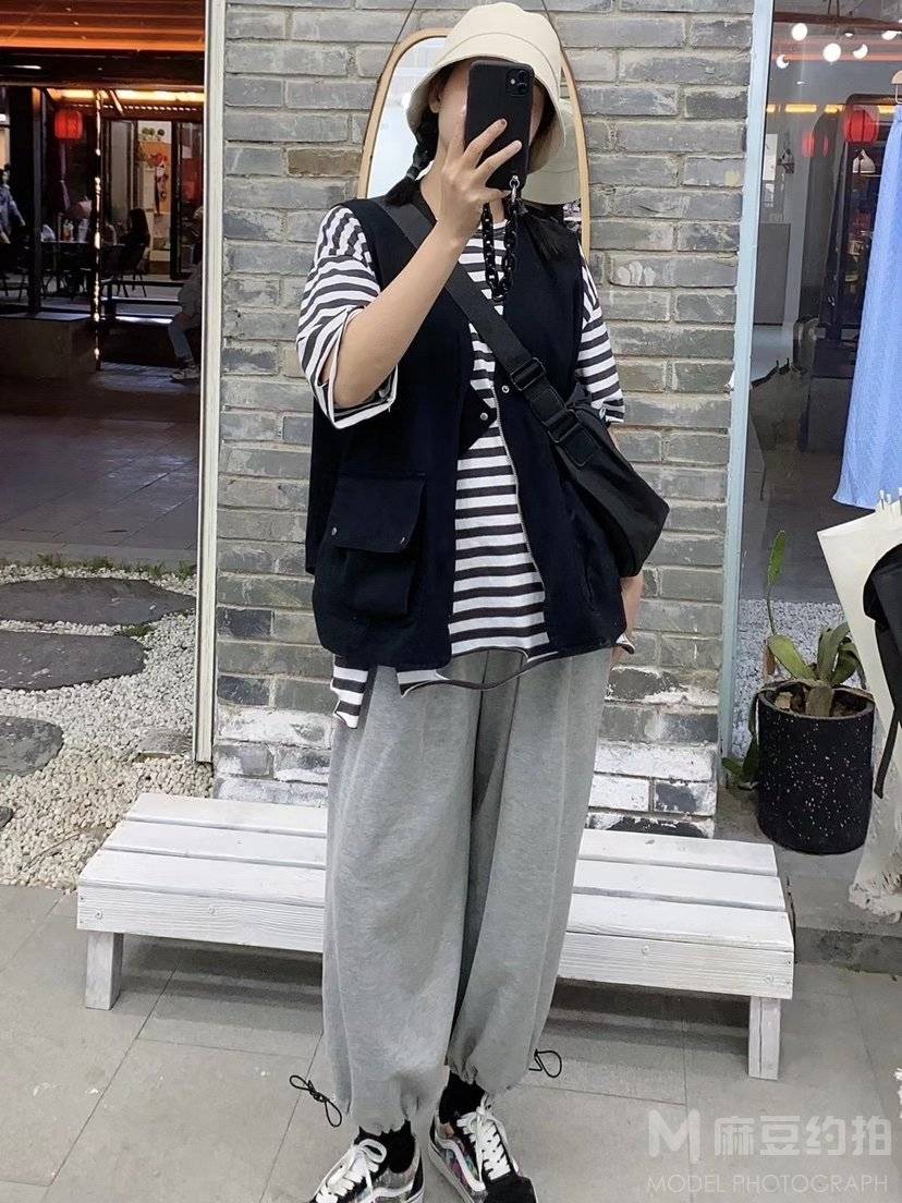黑白模特