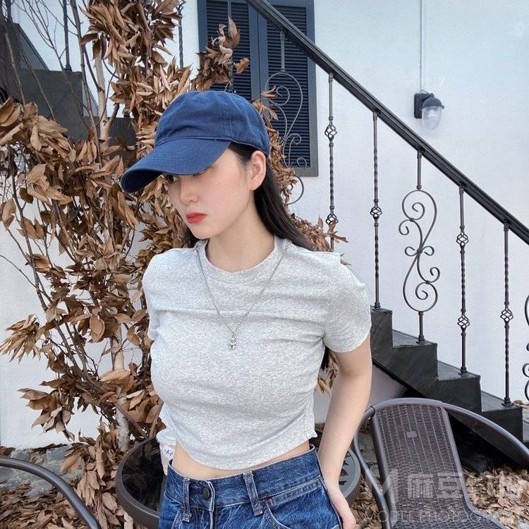 黑白模特