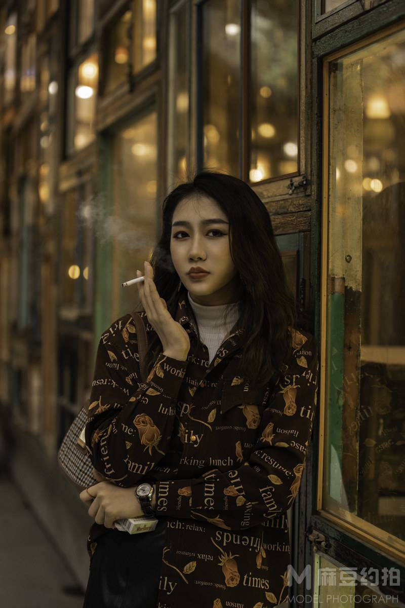 情绪模特