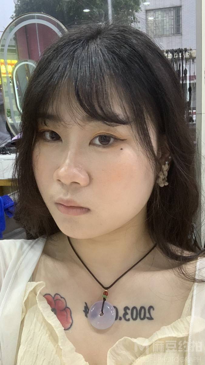 妆容模特