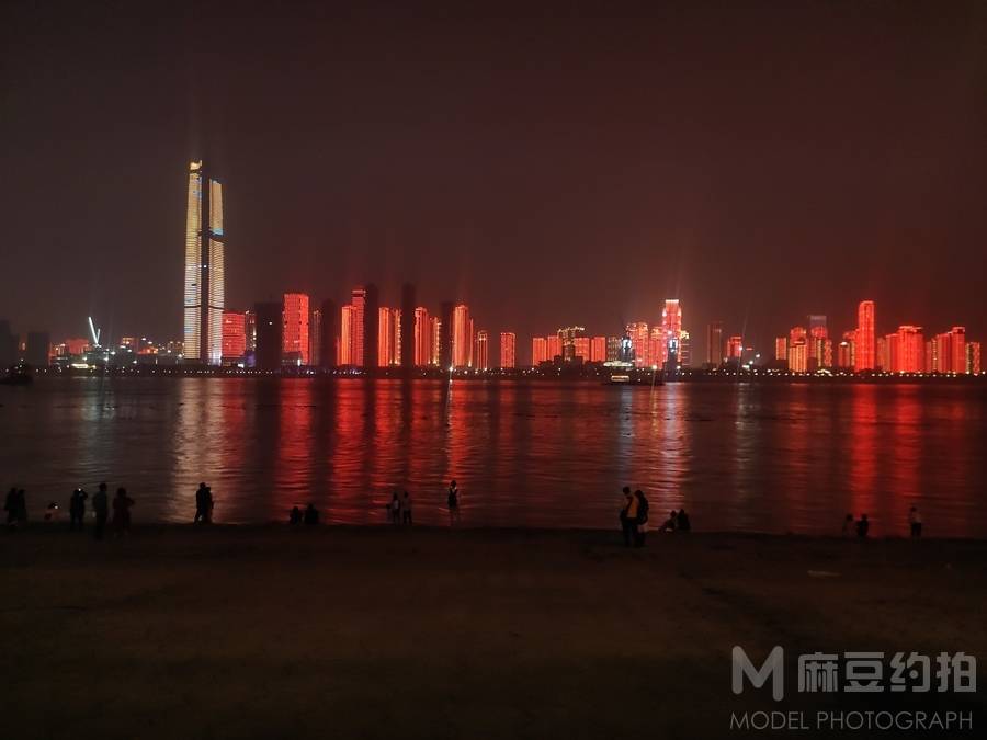 夜景模特