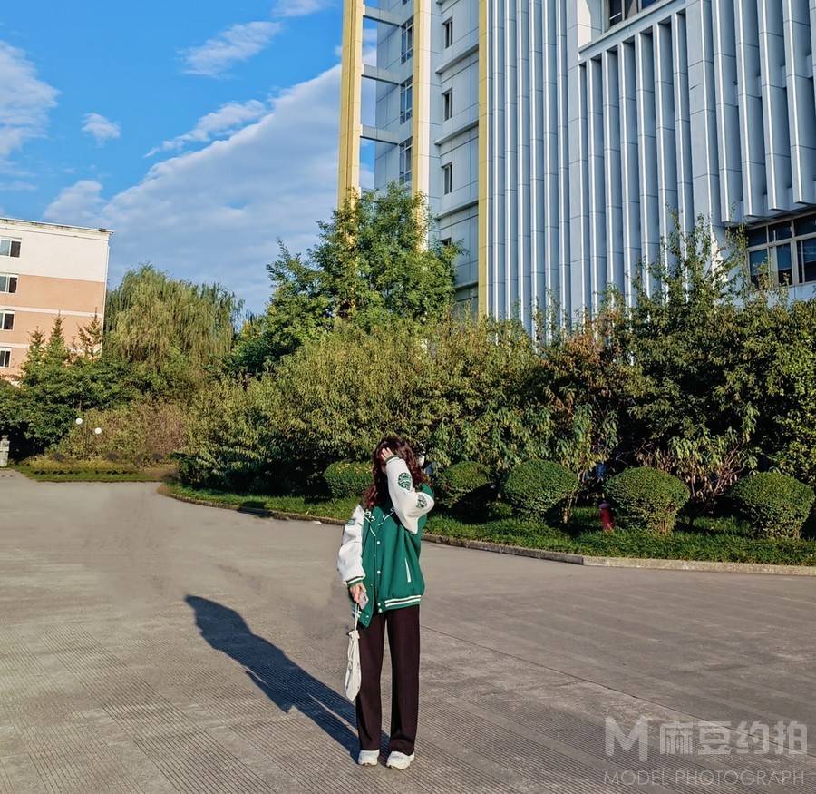 校园模特