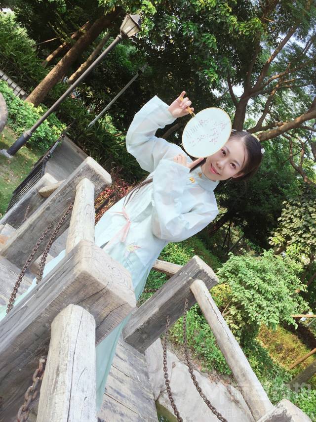 汉服模特