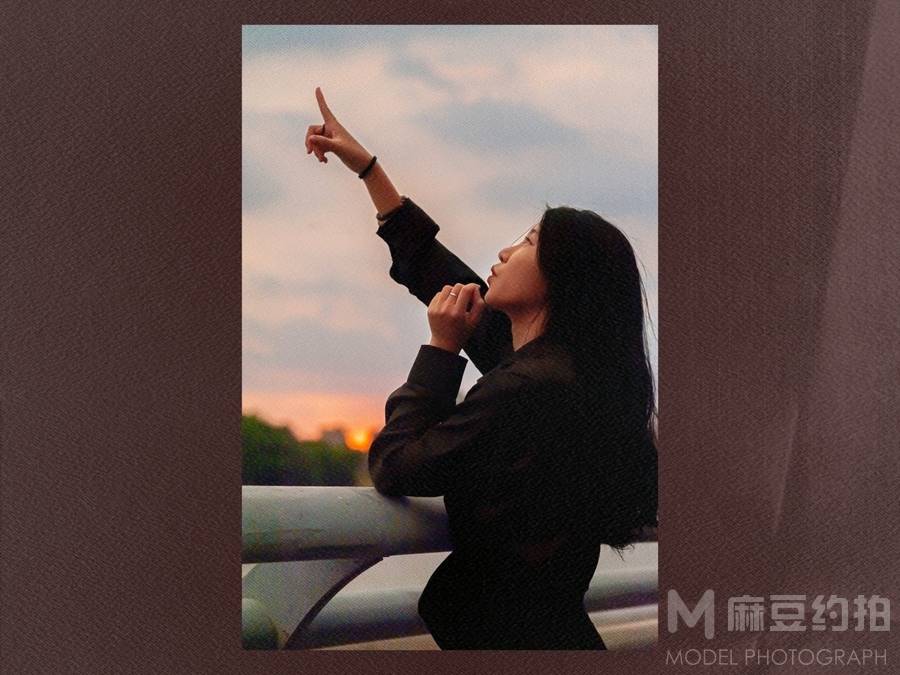 情绪模特