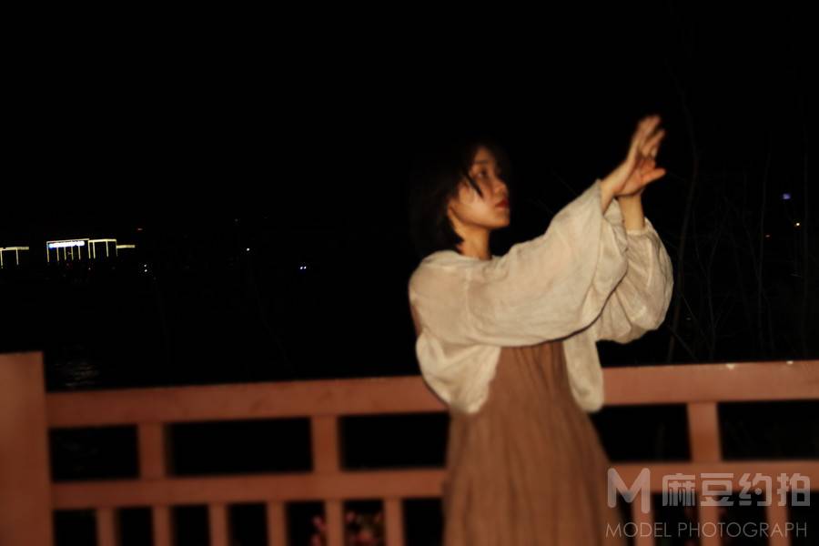 夜景模特