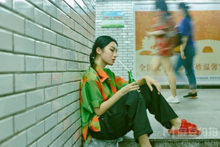 情绪模特