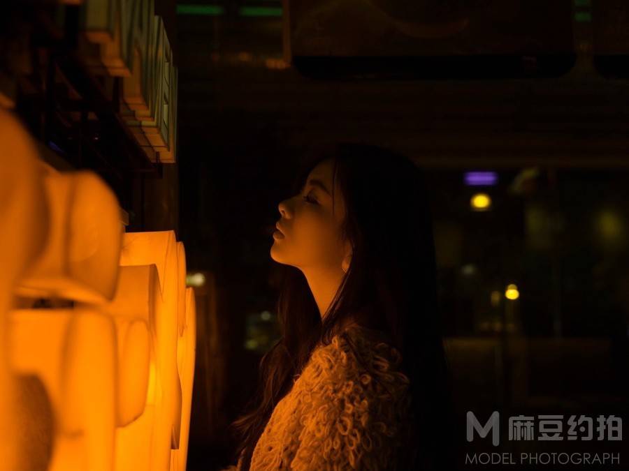 情绪模特
