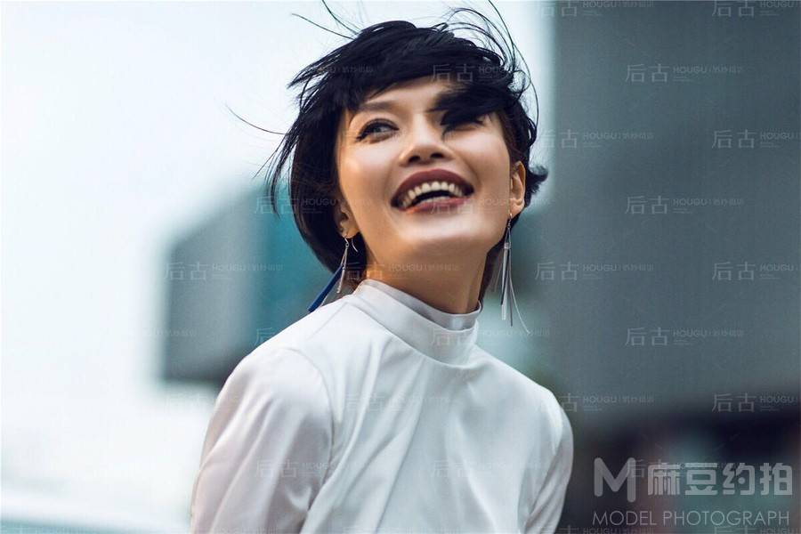 情绪模特