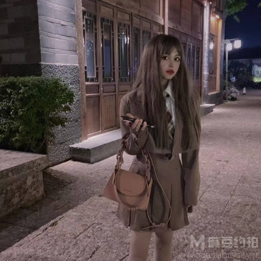 黑白模特