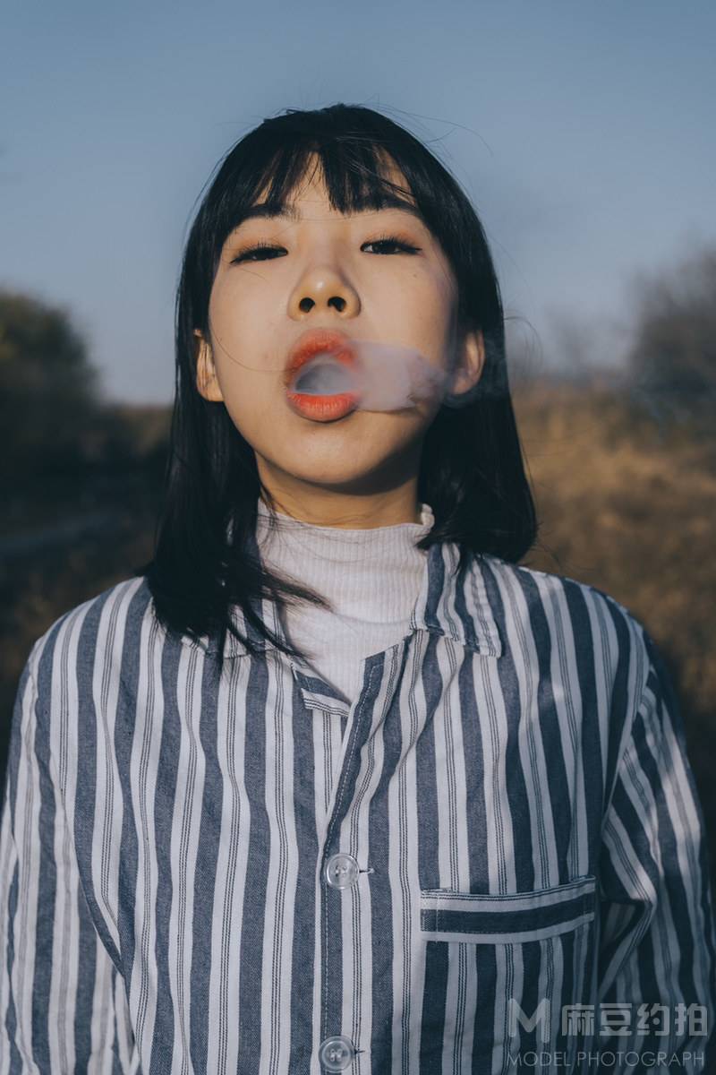 情绪模特