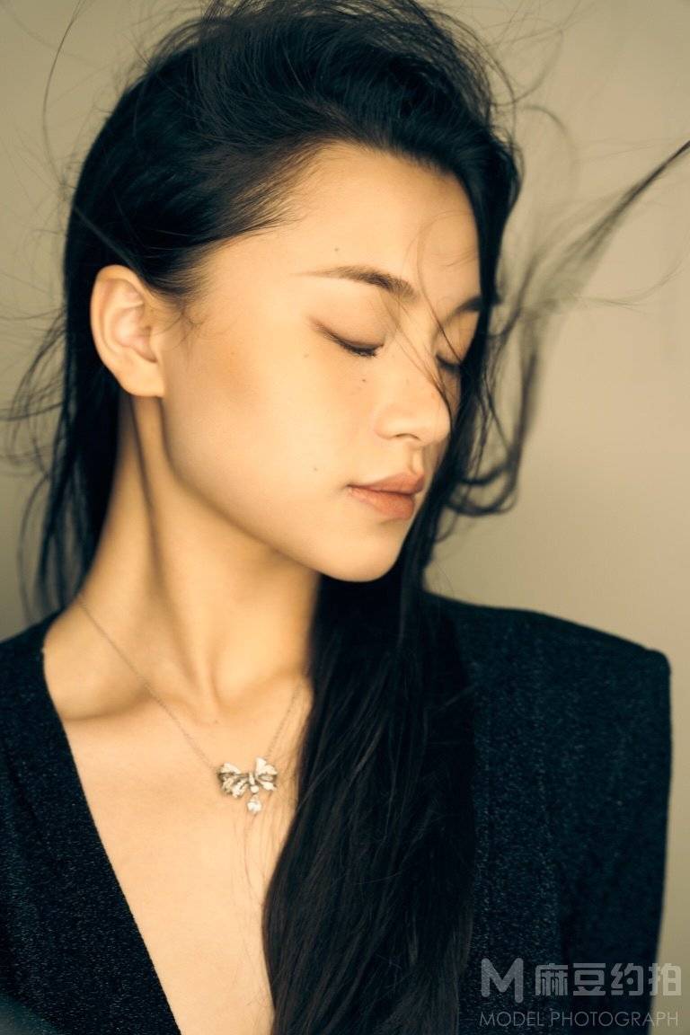 黑白模特