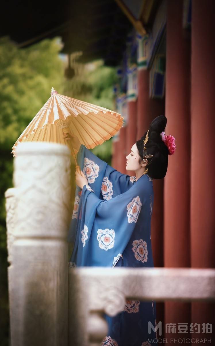 汉服模特