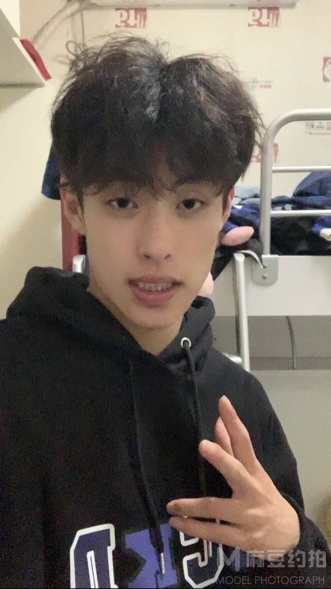 黑白模特