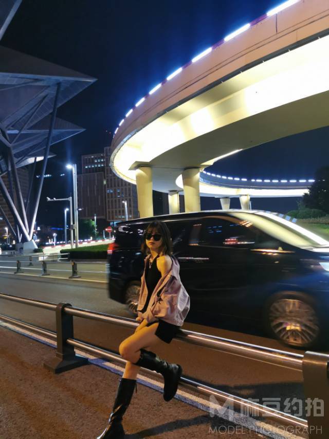 夜景模特