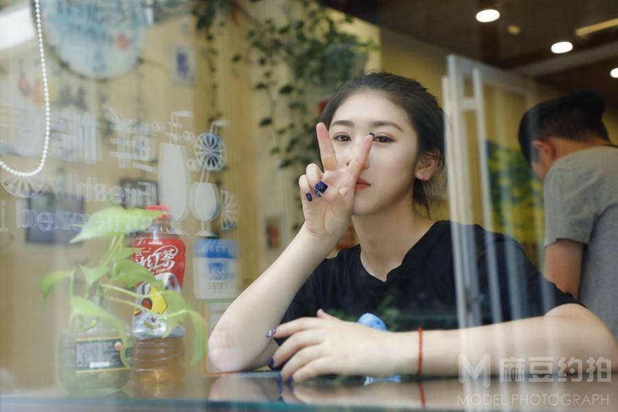 情绪模特