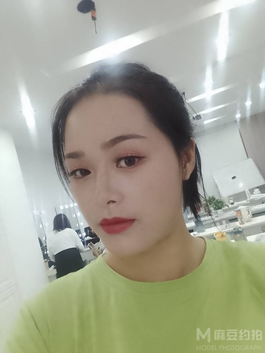 妆容模特