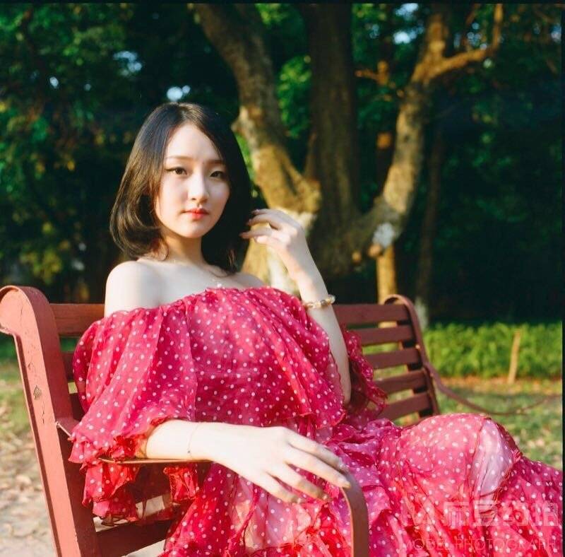宝丽来模特