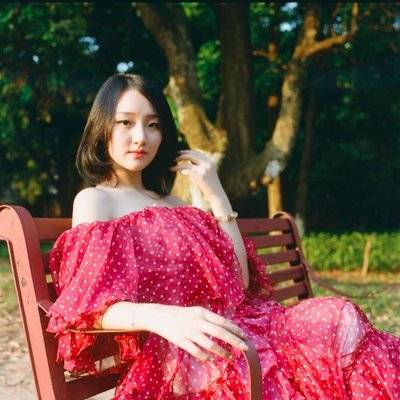 宝丽来模特