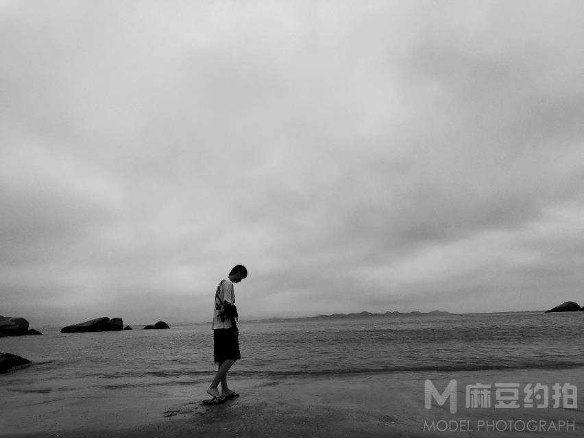 黑白模特