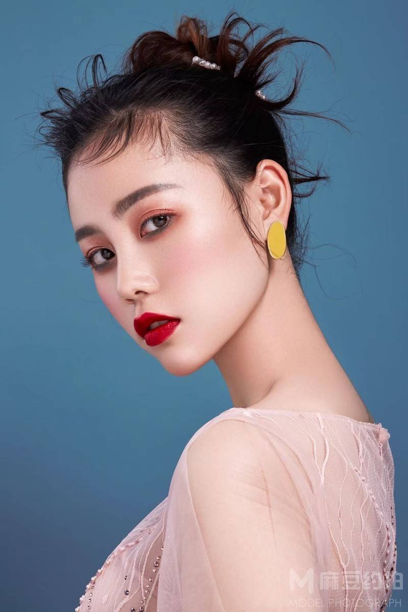情绪模特