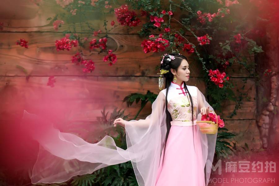 汉服模特