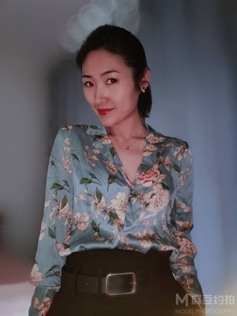 黑白模特
