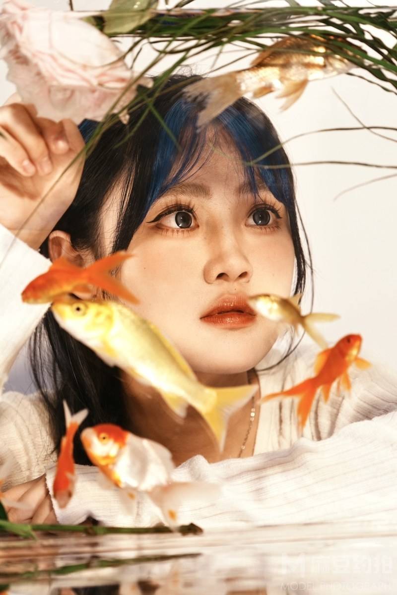 情绪模特