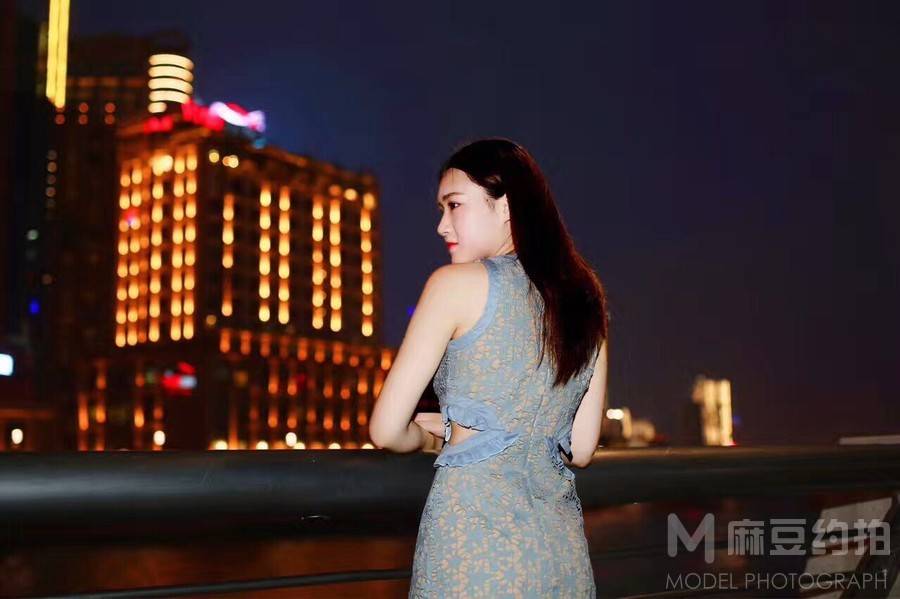 夜景模特