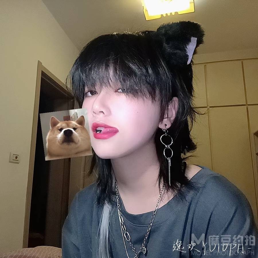 情绪模特