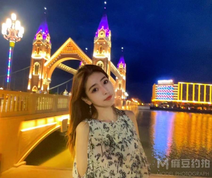 夜景模特