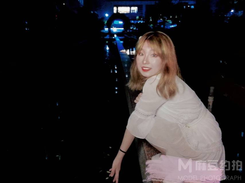 夜景模特
