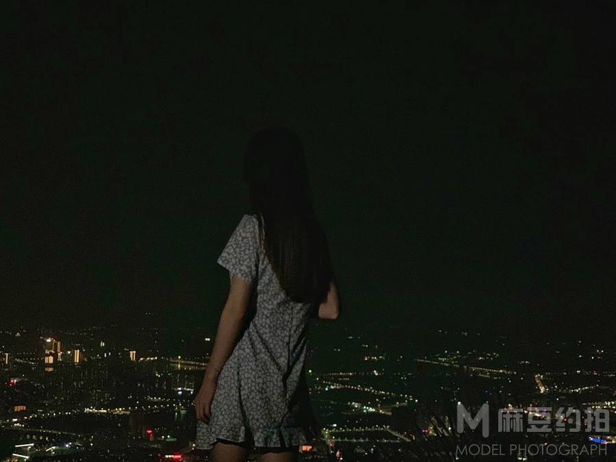 夜景模特