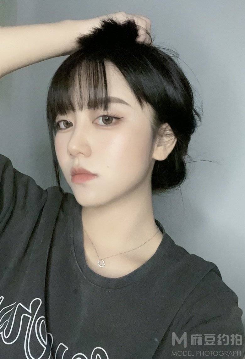 黑白模特