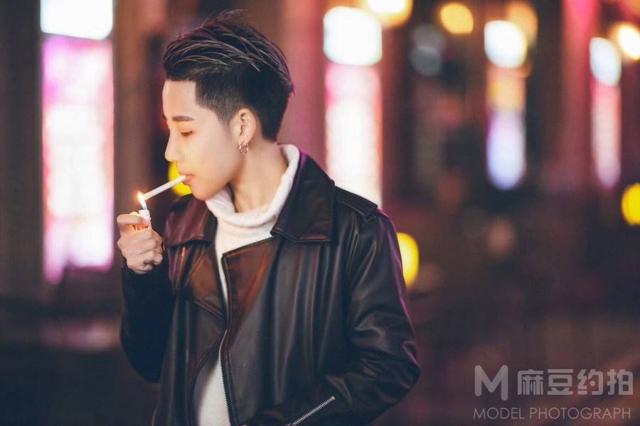 情绪模特