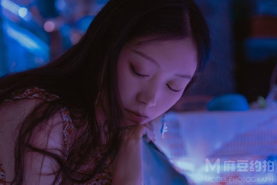 情绪模特