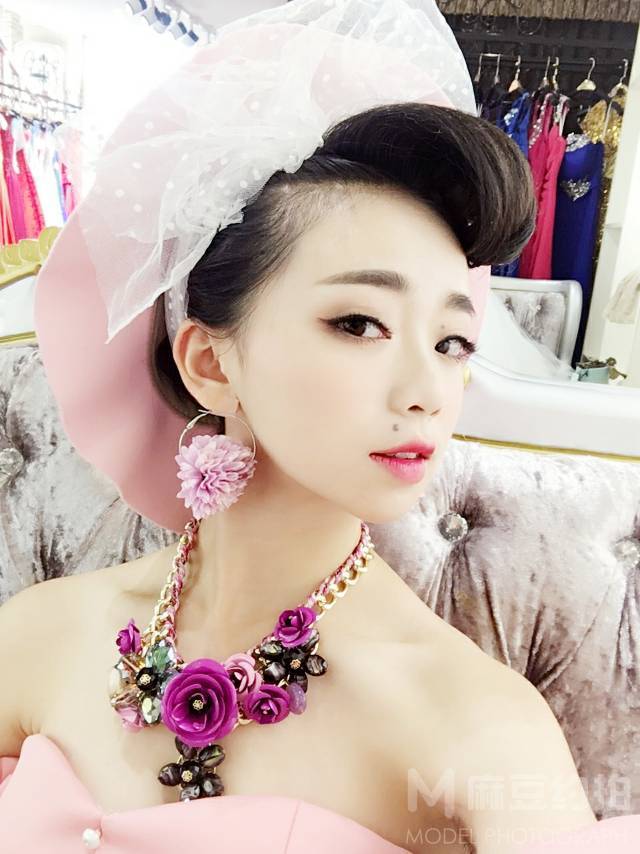 情绪模特