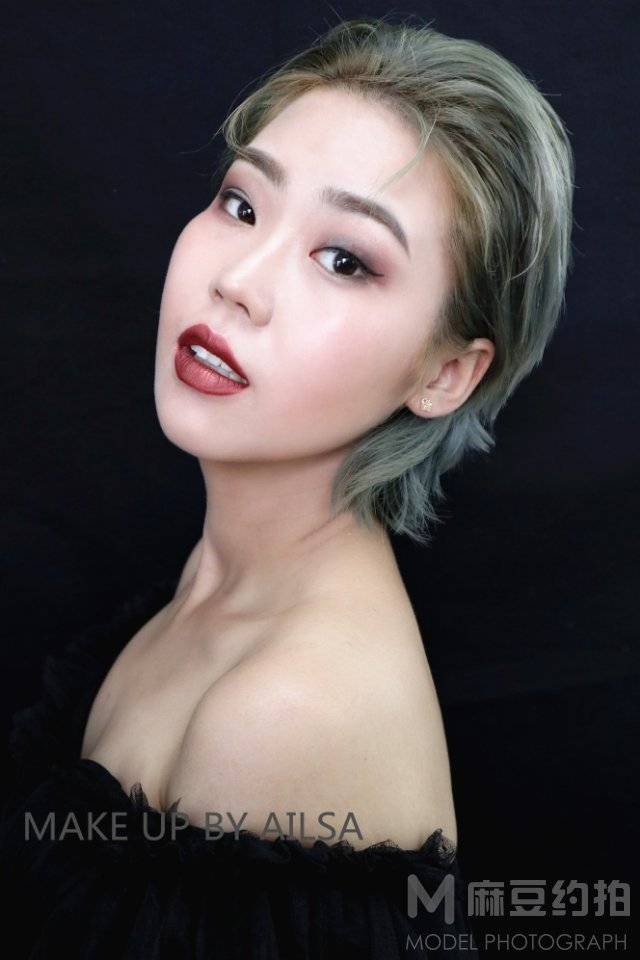 妆容模特