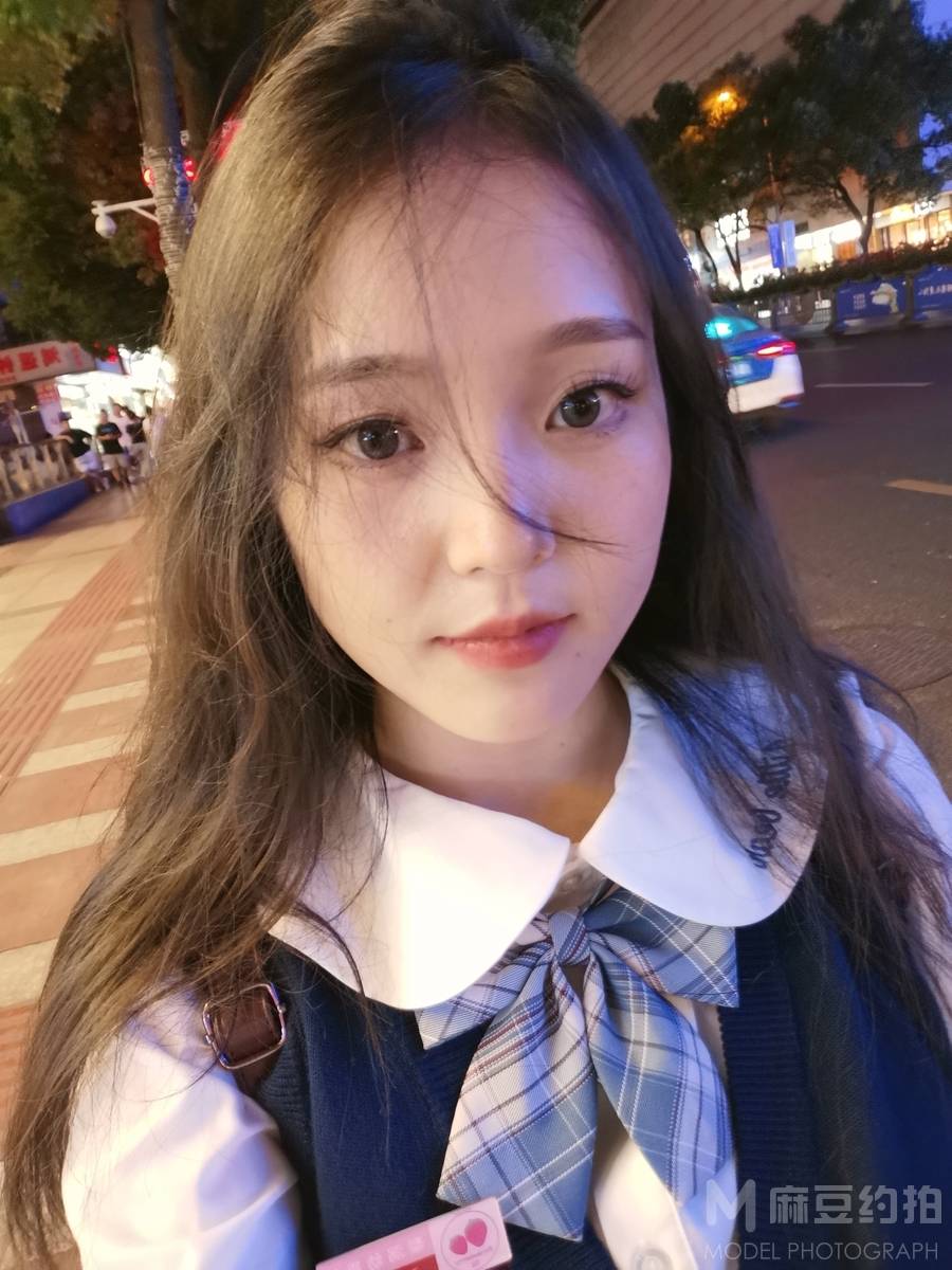 黑白模特